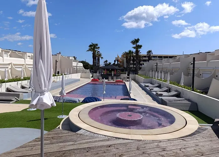 Naturiste Cap D'agde Jardin D'eden 105-couples Only- Swimming Pool Jaccuzzi *